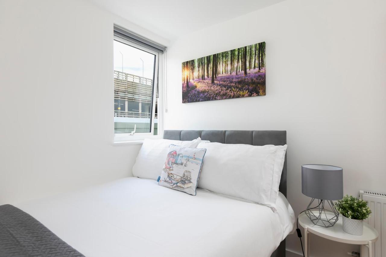 Skyvillion - 4 Bed Luxury Apartment With Balcony & Parking Enfield Εξωτερικό φωτογραφία