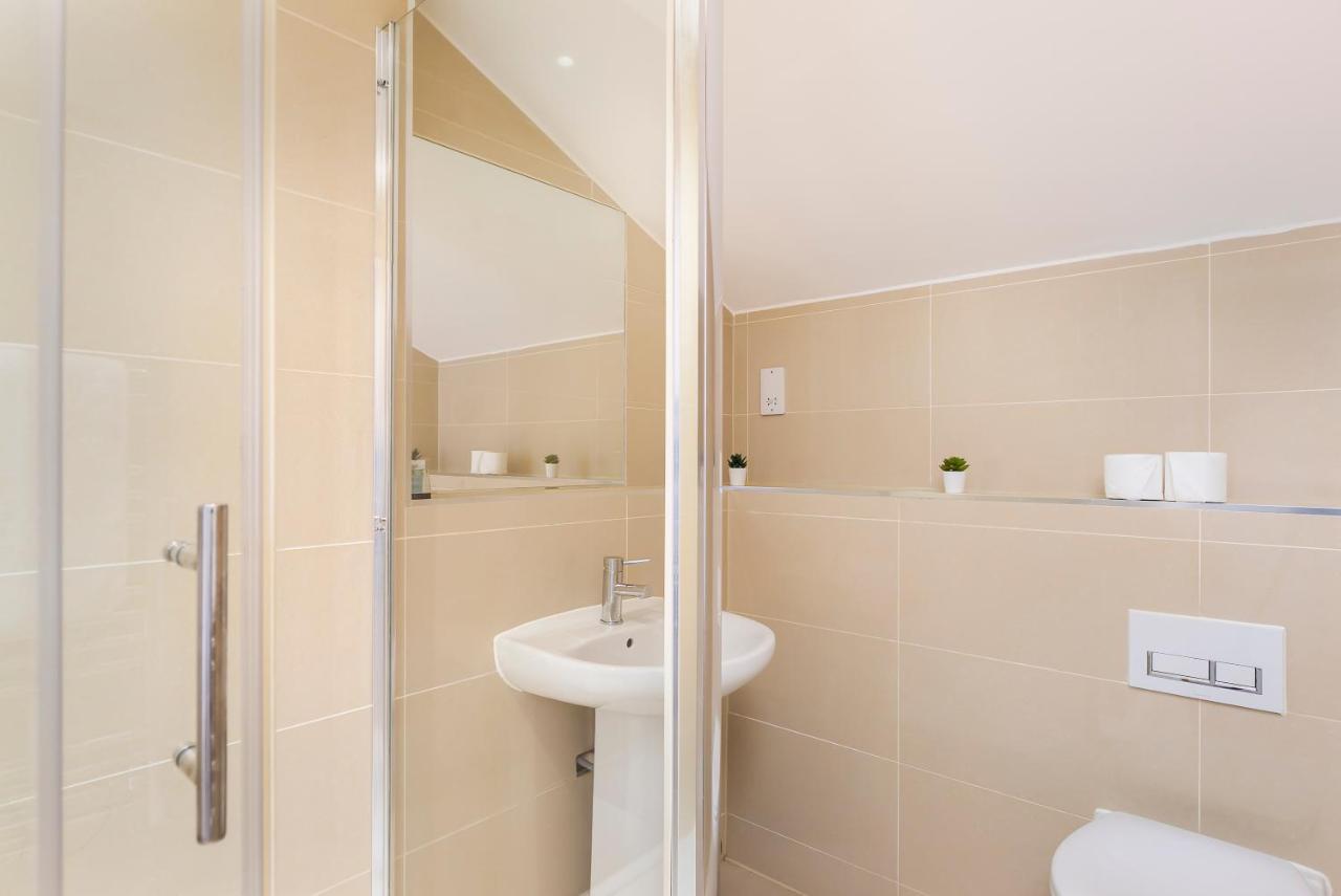 Skyvillion - 4 Bed Luxury Apartment With Balcony & Parking Enfield Εξωτερικό φωτογραφία