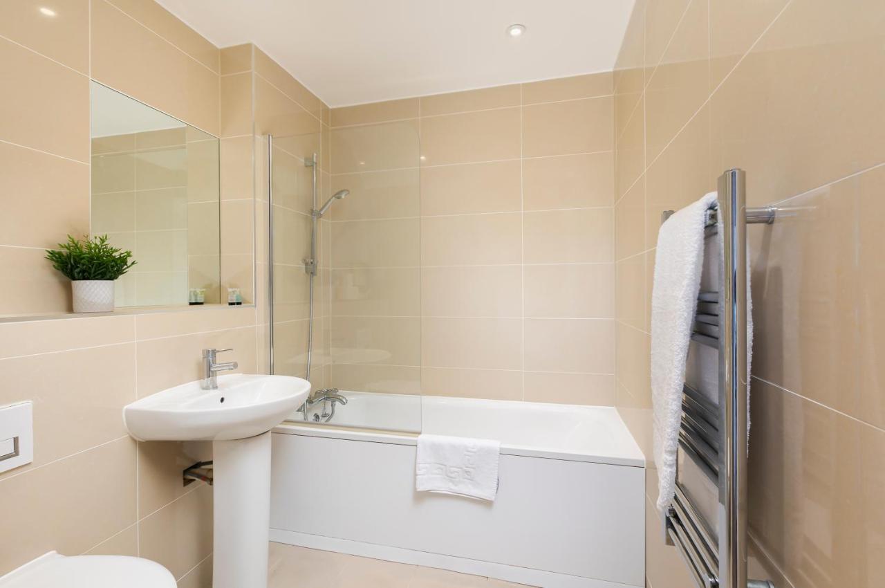 Skyvillion - 4 Bed Luxury Apartment With Balcony & Parking Enfield Εξωτερικό φωτογραφία